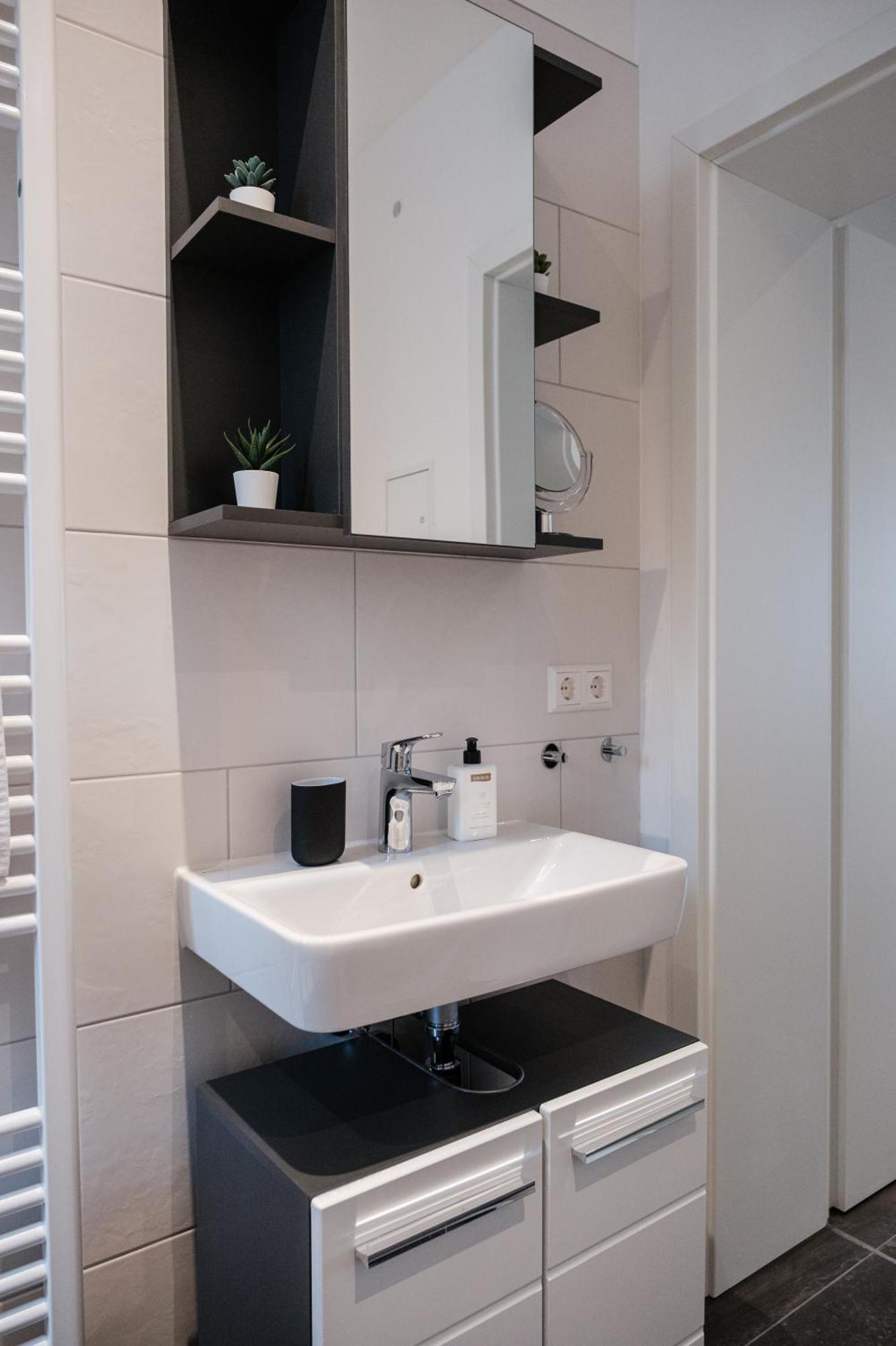Gray Dream I Stilvoll Und Neu Apartment Hannover Bagian luar foto